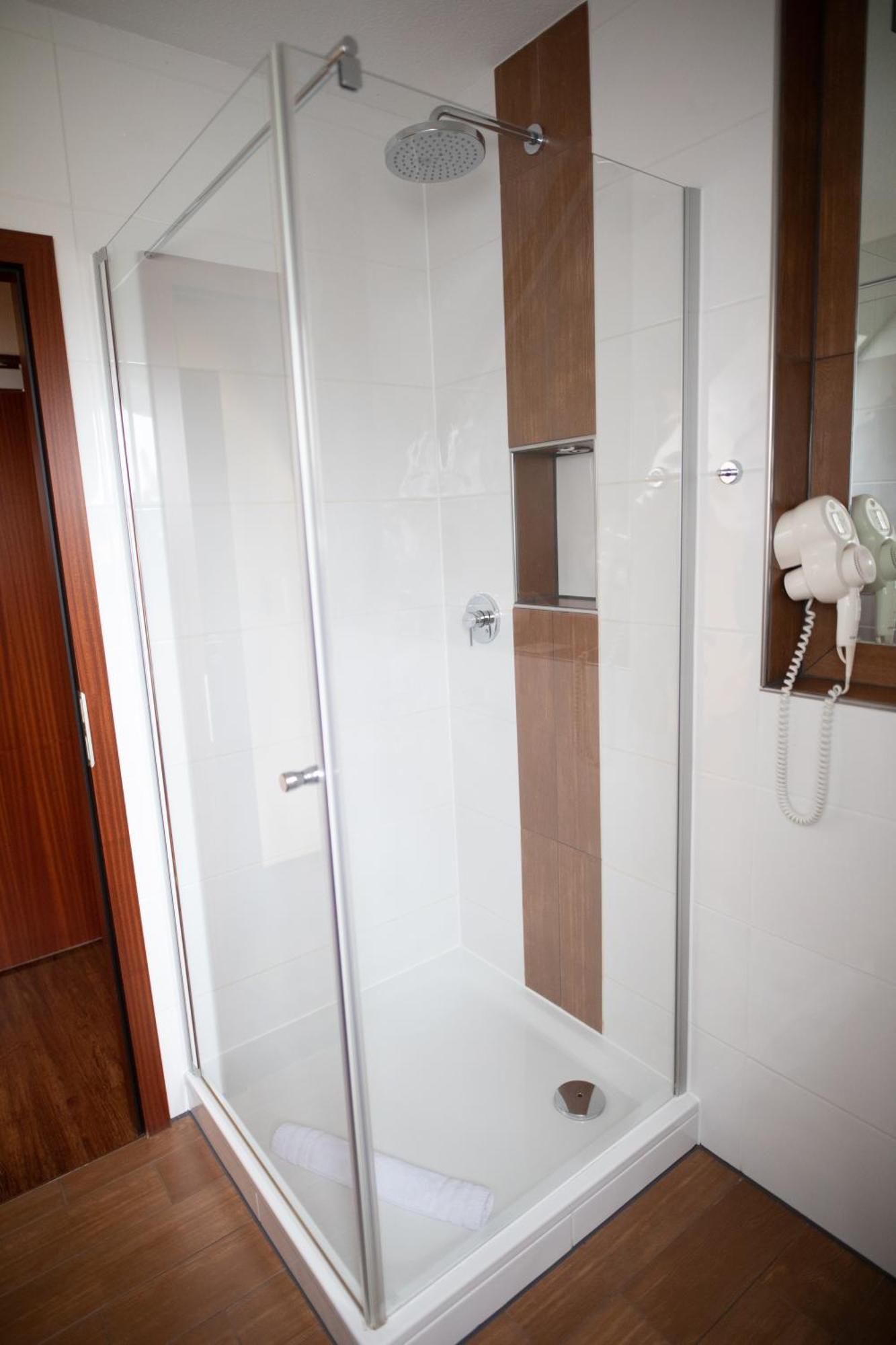 Vier Jahreszeiten Rooms Husum  Exterior foto